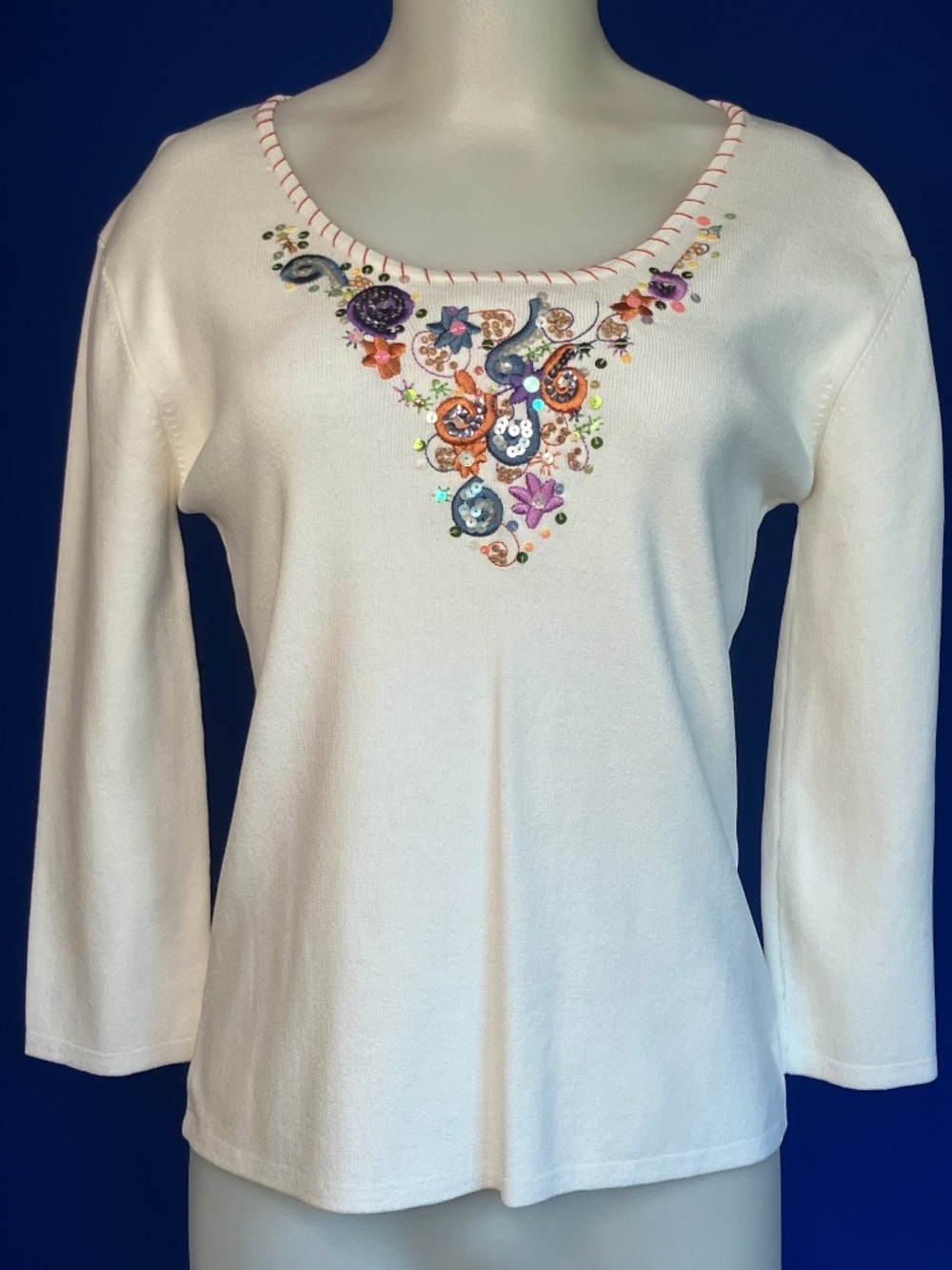 NWT Joseph A. Women's V-neck knit top with Embroidery and Sequins